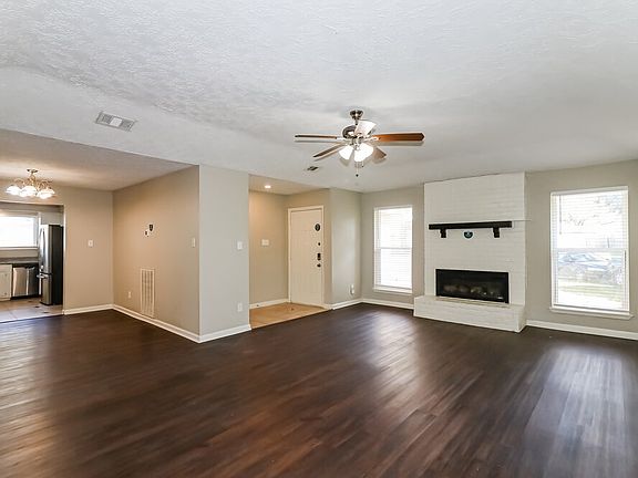 4th image of 15834 Baybriar Dr