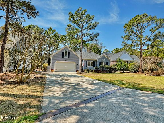 2nd image of 3370 Willow Circle SE
