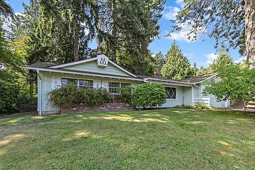 110 Laurel St Photo 1