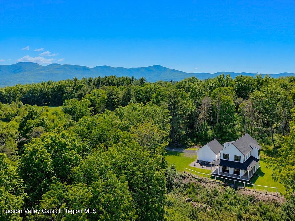1st image of 720 Sunny Hill Road