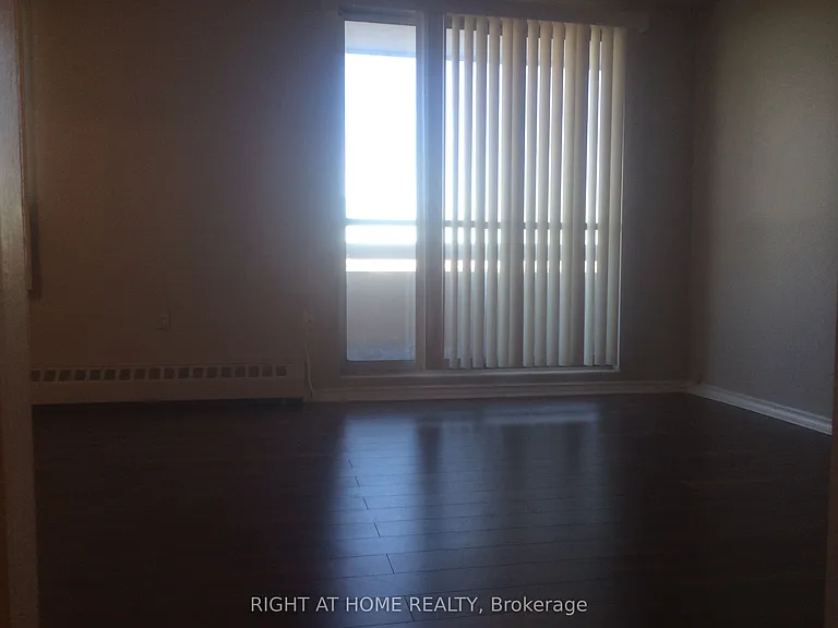 3555 Derry Rd E #601 — Photo 3