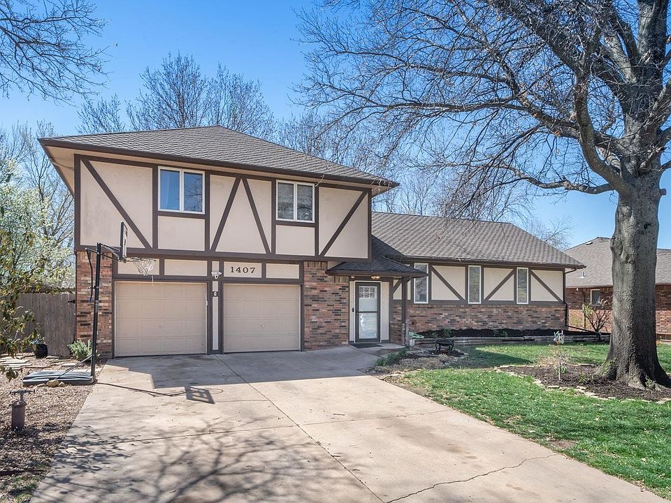 1st image of 1407 E Evergreen Ln