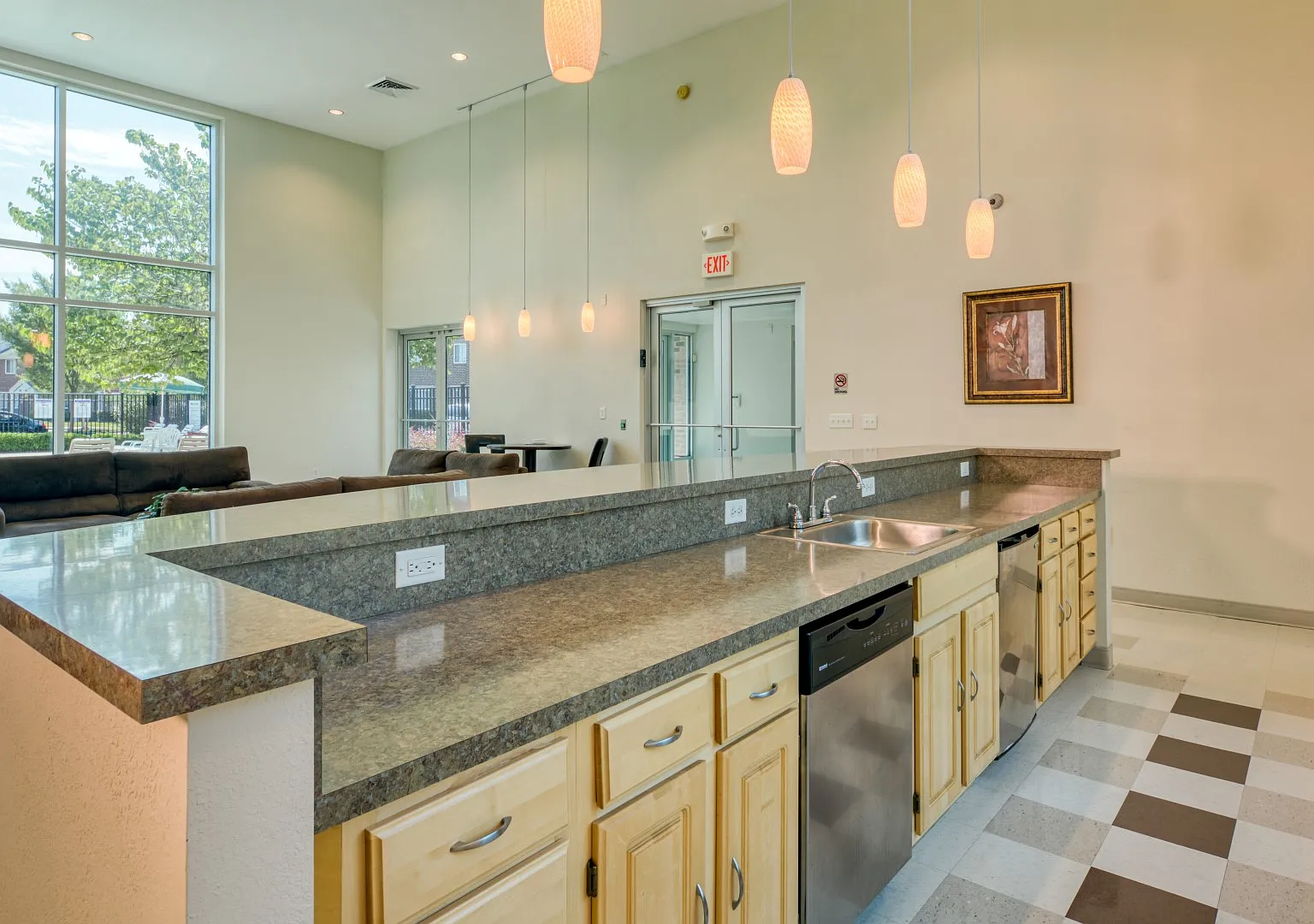 Mission College Apartments — Photo 3