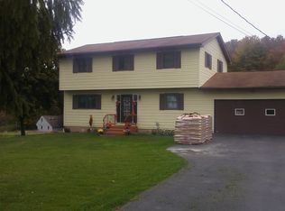 426 Marshbrook Rd, Dalton, PA 18414