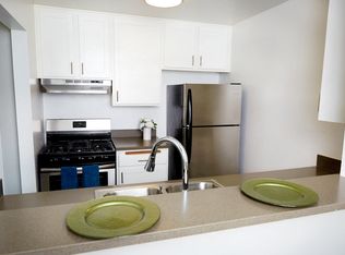 5717 Laurel Canyon Blvd #218, Valley Village, CA 91607