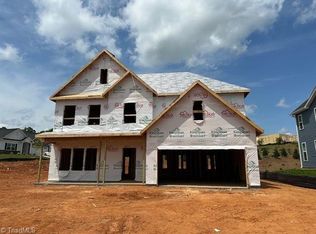 4511 Stratus Ln, Clemmons, NC 27012