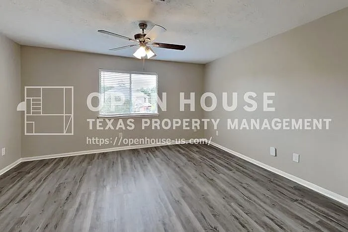 21884 Whispering Forest Dr — Photo 16