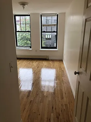 Rented by Space Real Estate | media 49