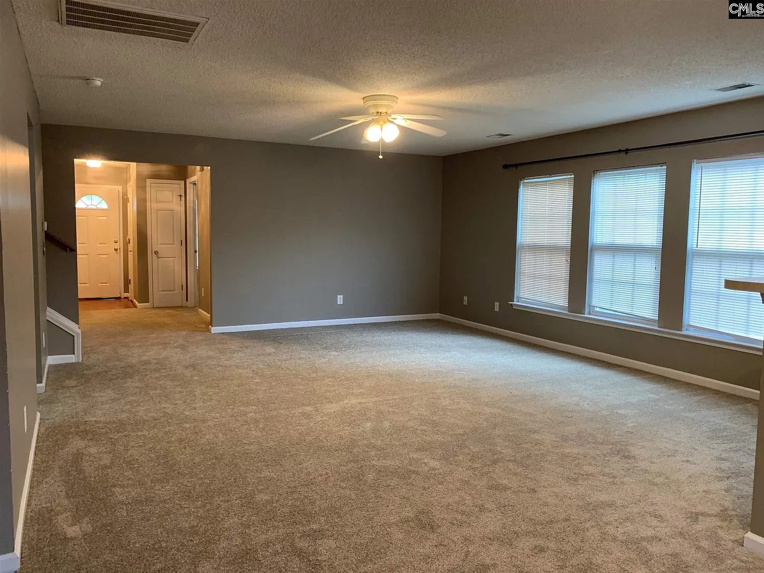 4 bed, 1900 sqft, $1,995 — Photo 4