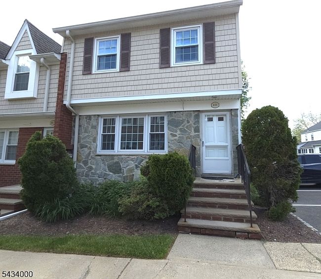 1st image of 1200 Springfield Ave APT 1D
