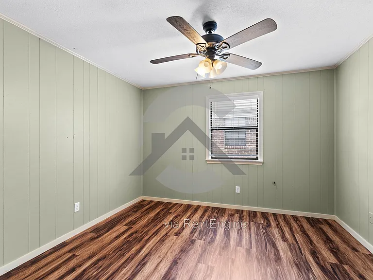 438 Helen St #2 — Photo 5