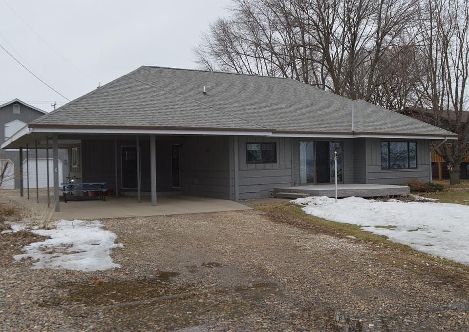 1st image of 364 Lake Ave N