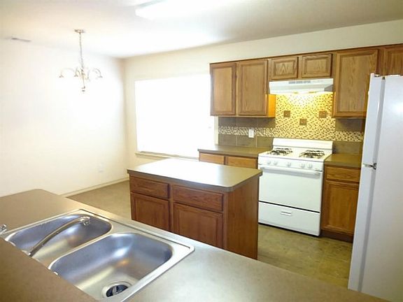 4th image of 9987 Sterling Place Dr