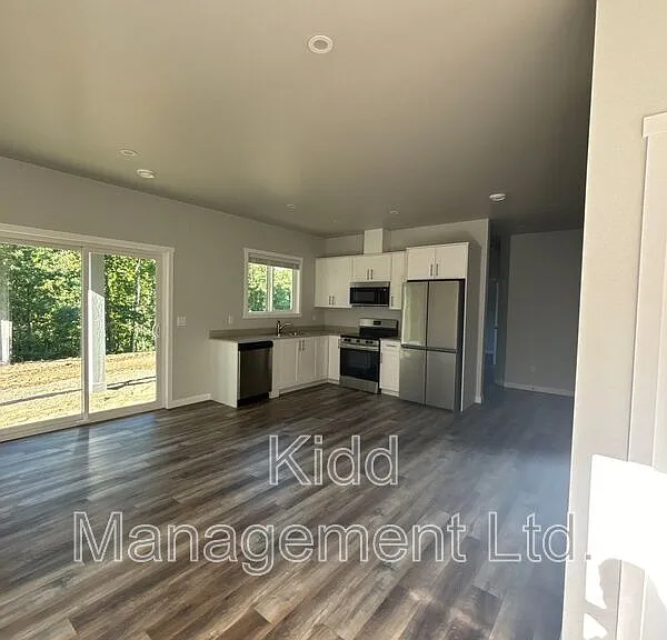 217 Monterey — Photo 2