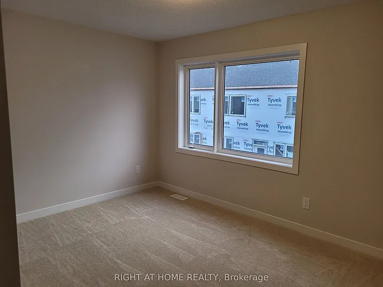 12 Focality Cres — Photo 18