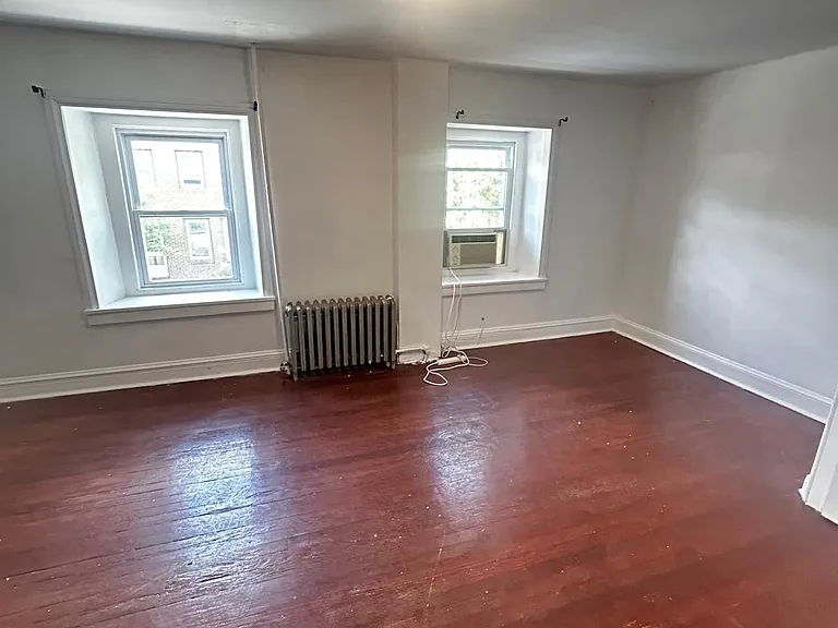42 Manheim St #2 — Photo 3