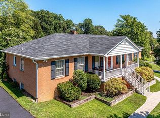 3000 Melanie Ln, Oakton, VA 22124