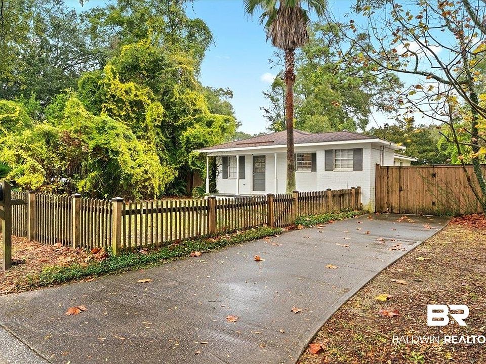 1st image of 417 Azalea St