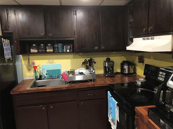3rd image of 905 SW 9th Ave #905