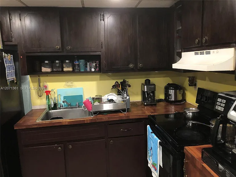 905 SW 9th Ave #905 — Photo 3