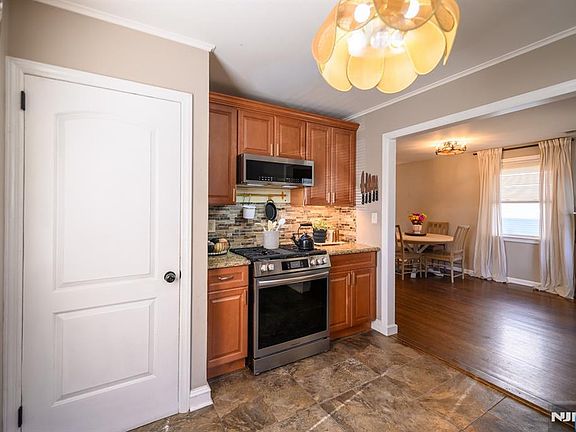 2nd image of 29 Reid Pl