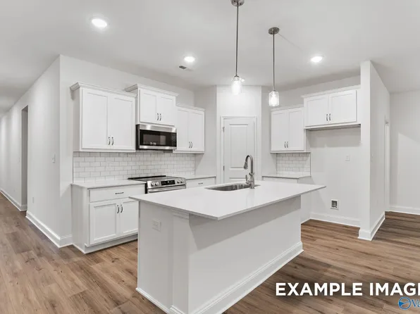 158 Heritage Lakes Blvd, New Market, AL 35761
