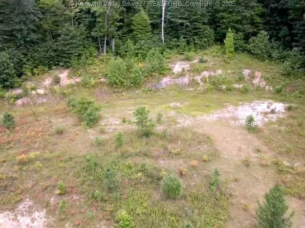 105 Graff Ln, Charleston, WV 25304