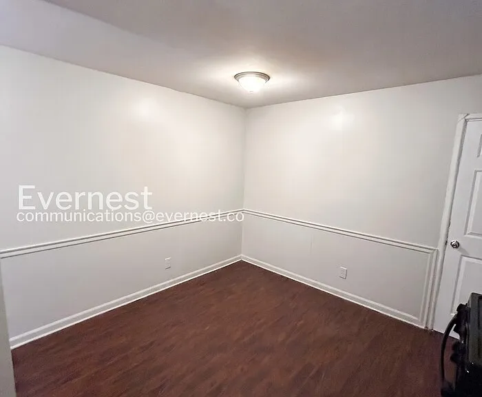 1359 Cove Ln — Photo 3