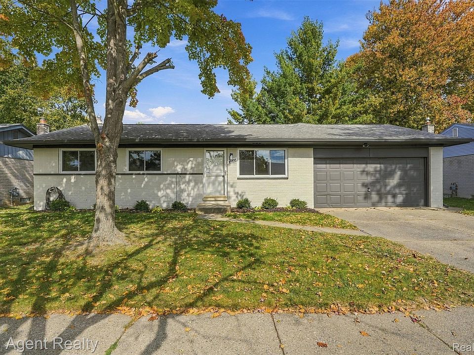 24223 Ramsgate St, photo 2