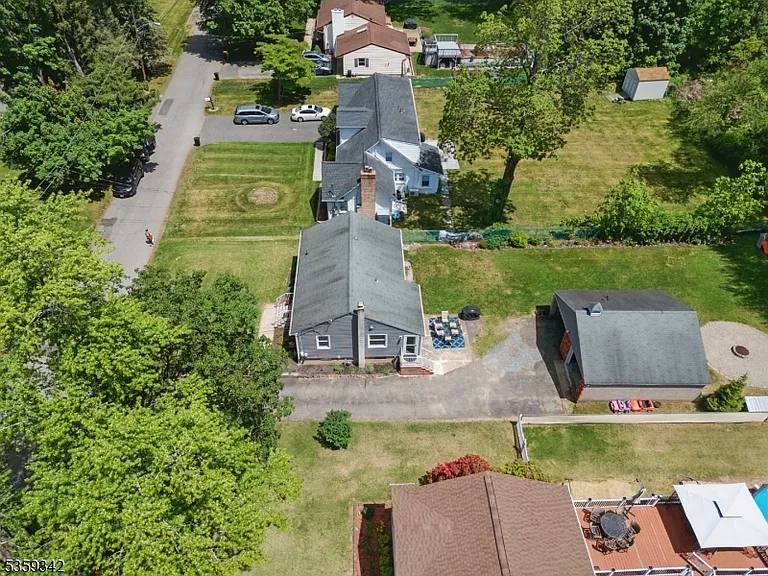 22 Beaver Brook Ln — Photo 40