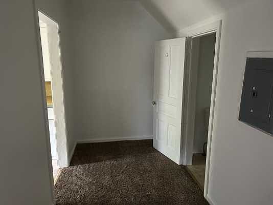 5th image of 609 Prairie Ave Unit B