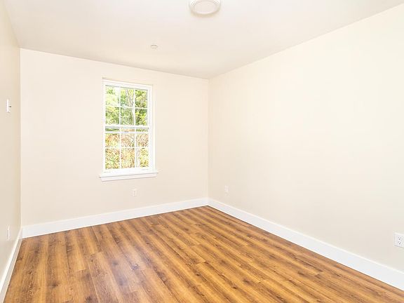 5th image of 12 Furnace Ave #1