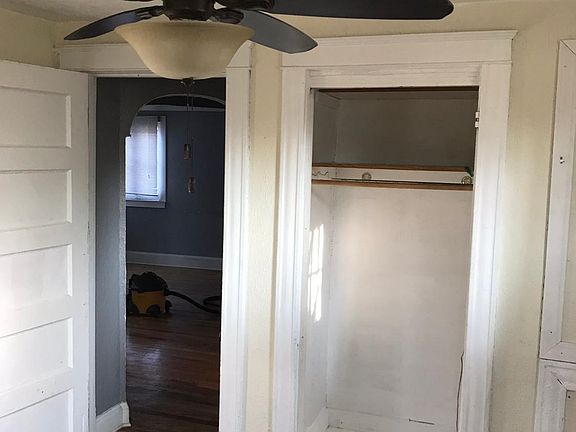 3rd image of 615 W Riverview Dr #1