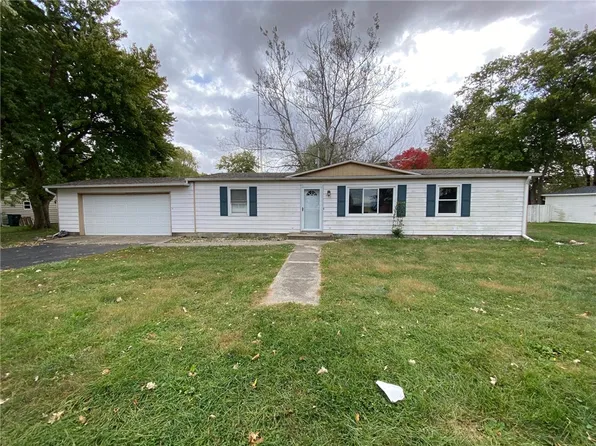 413 N Juniper Dr, Atwood, IL 61913