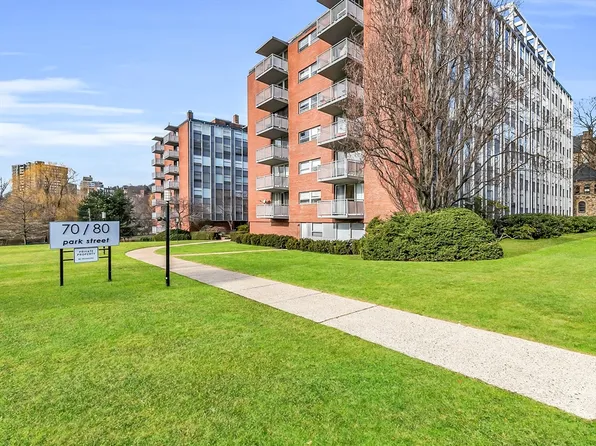 70-70 Park St #70-12, Brookline, MA 02446