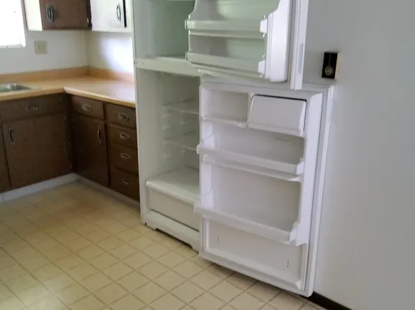 321 N Sycamore St, Franklin Grove, IL 61031