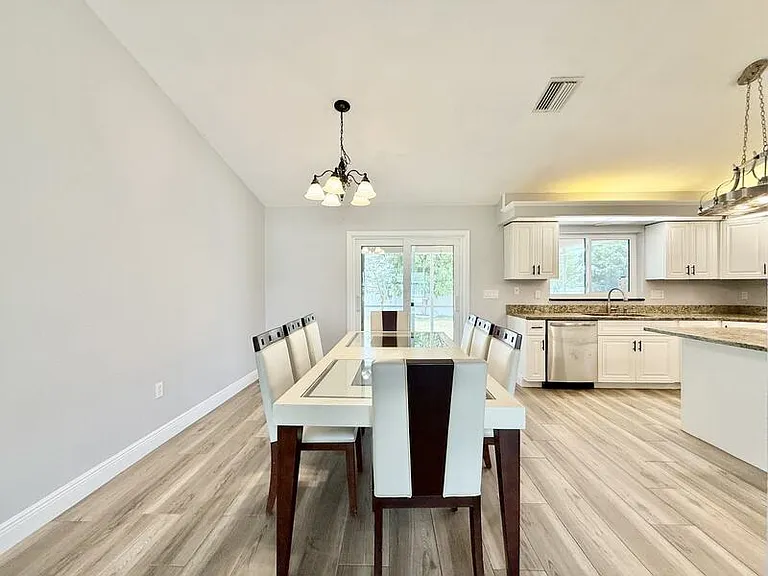 22148 Lockport Ave — Photo 21