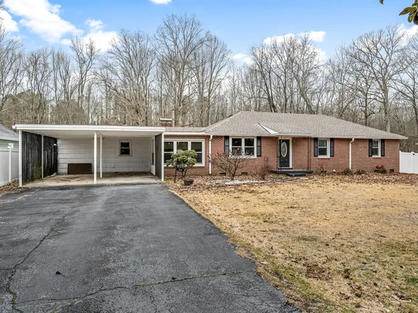 211 Jackson Cir, Tullahoma, TN 37388