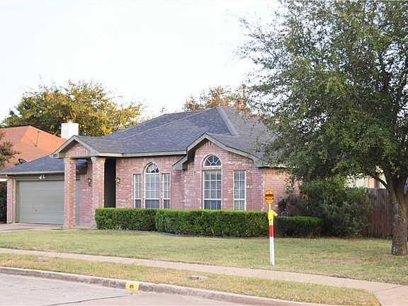 3rd image of 901 Miles Ln