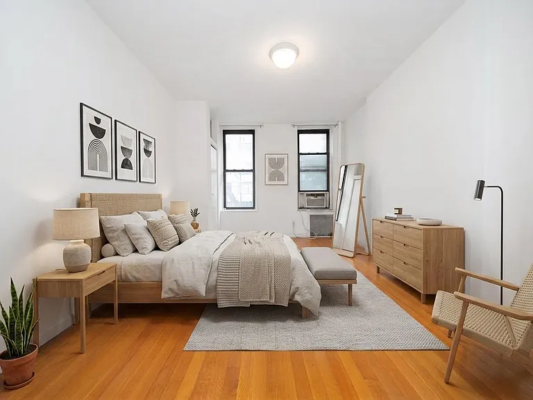 221 E 58th St #2W — Photo 2