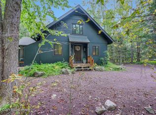1169 Deer Trail Rd, Pocono Pines, PA 18350