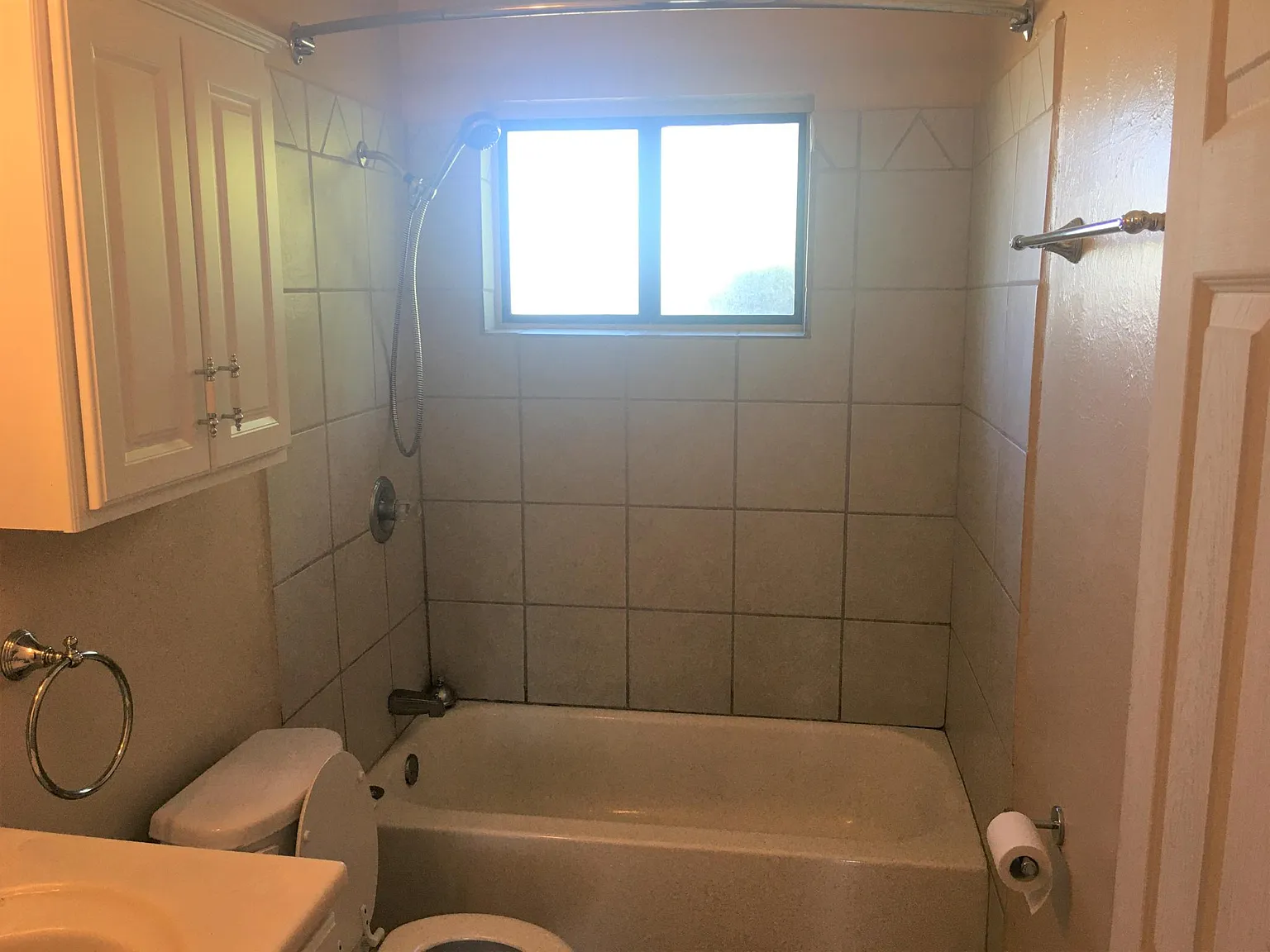3 bed, 1108 sqft, $1,275 — Photo 2