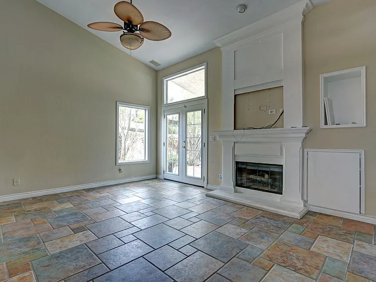 2108 Crestpoint Way — Photo 7