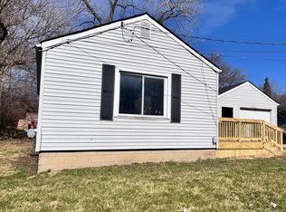 2484 Devonshire St, Flint, MI 48504