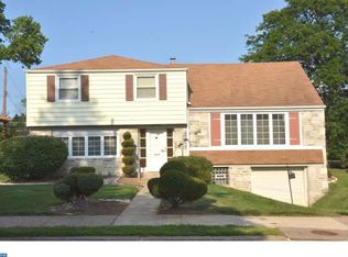 829 Larkspur St, Philadelphia, PA 19116