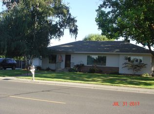 896 E Highland Ave, Hermiston, OR 97838