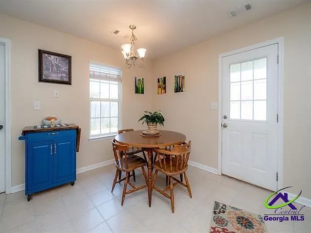 130 Coronation Dr — Photo 10
