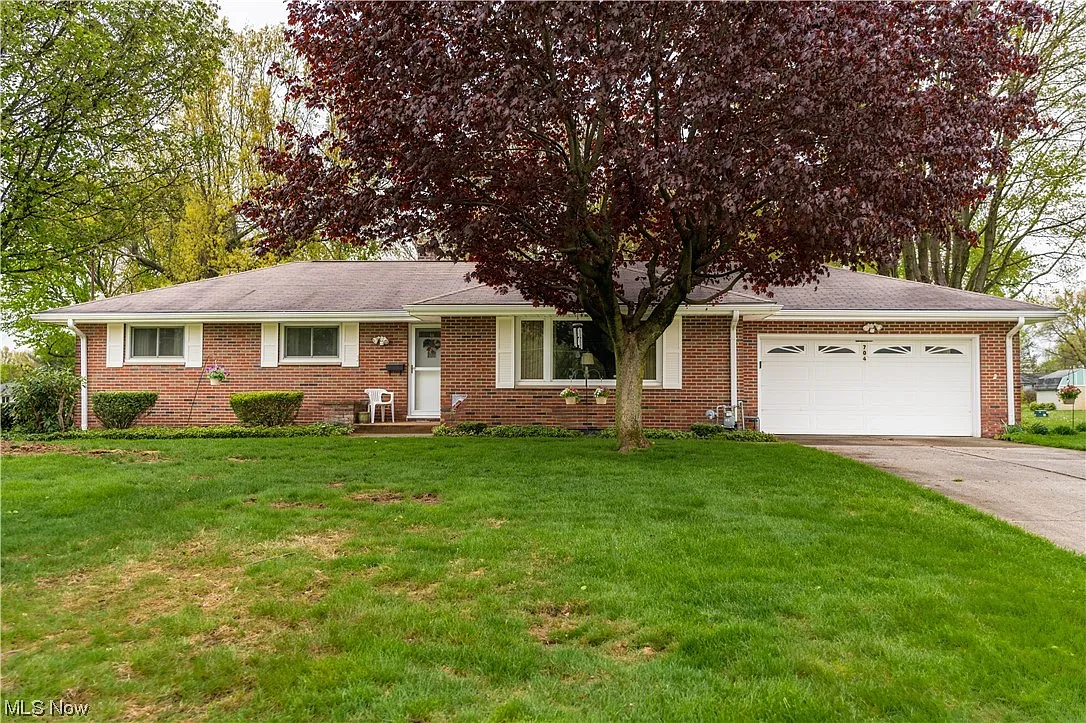 704 Highland Park Dr photo 1