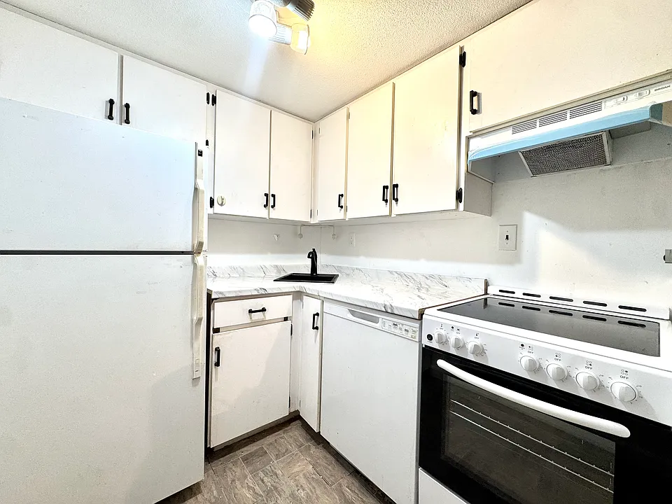 57 A Saint Paul St #3