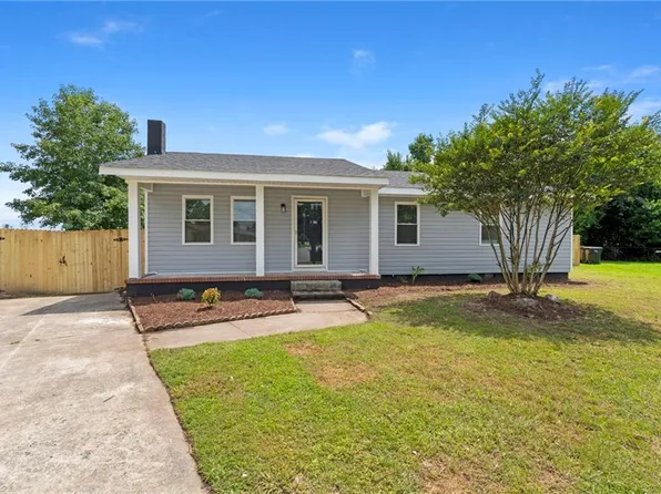 124 Holland Cir, Franklin, VA 23851